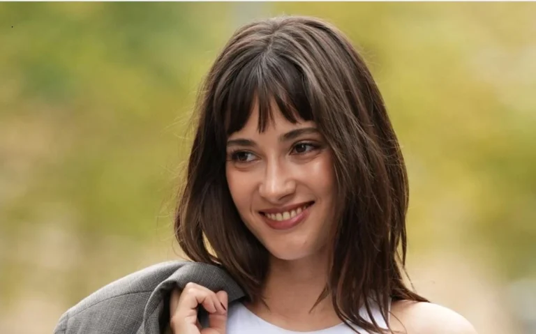 Güneşin Doğduğu Yer Munise Kimdir?